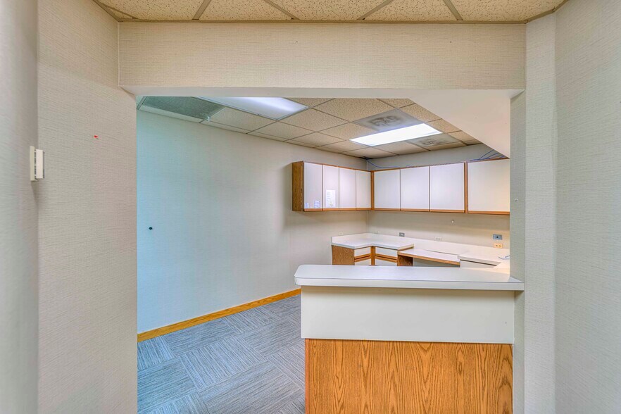 More Photos Of 900 E Michigan Ave, Jackson Office For Lease