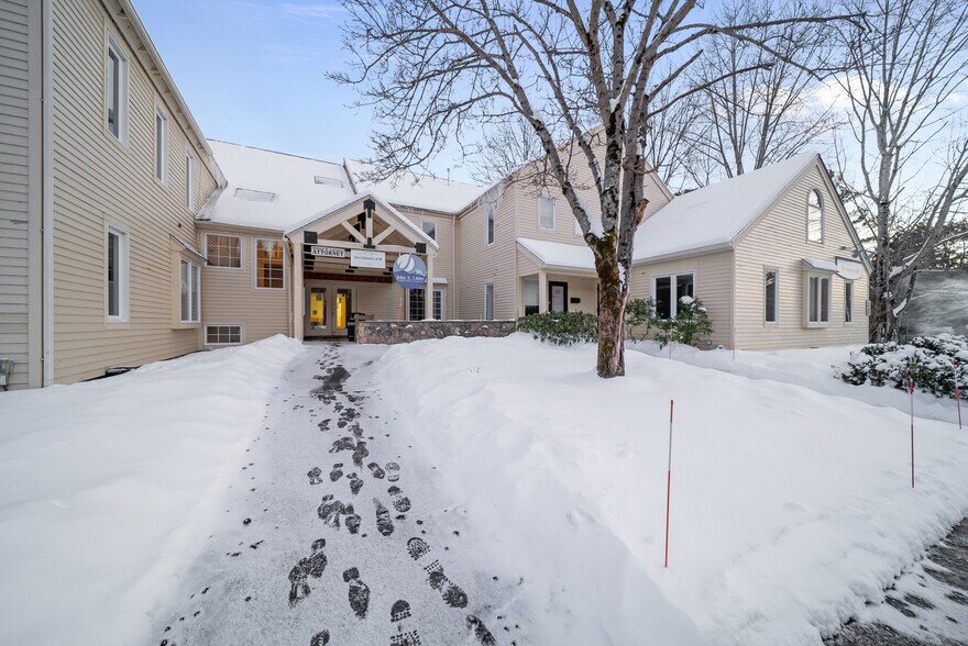 More Photos Of 60 Whittier Hwy, Moultonborough Office For Lease