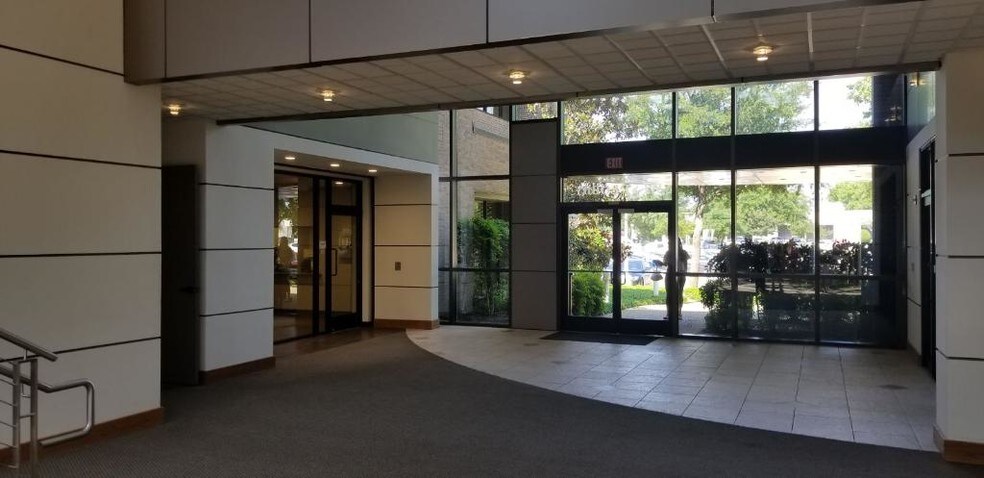 More Photos Of 1101 E Arapaho Rd, Richardson Office Residential For Lease