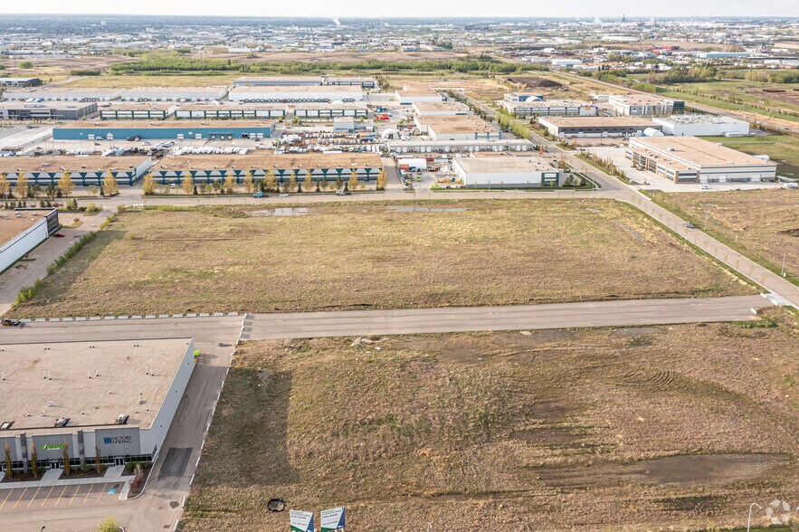 More Photos Of 3601-3901 53 Ave NW, Edmonton Manufacturing For Lease
