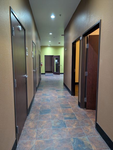 More Photos Of 1011-1013 Wal St, Longview Storefront Retail Office For Lease