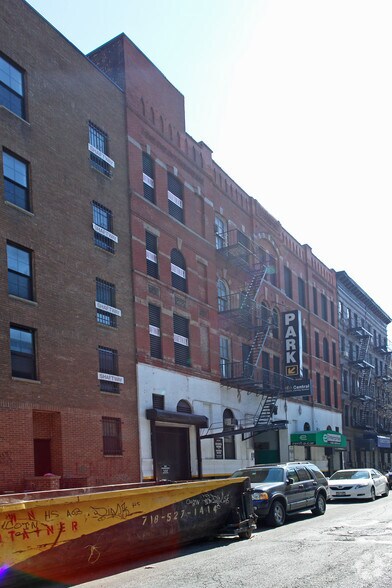 More Photos Of 147-153 W 83rd St, New York Parking Garage For Lease