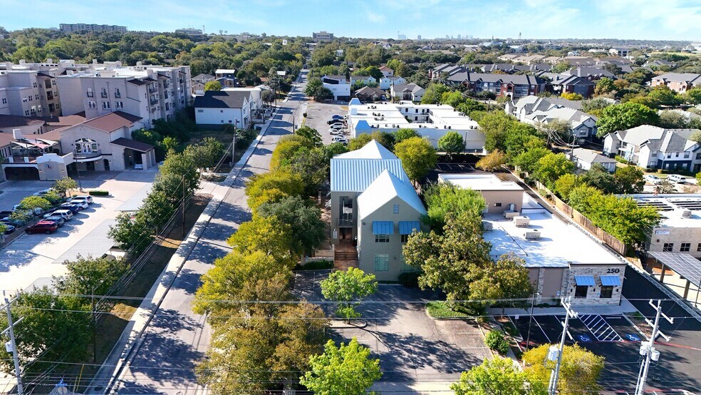 More Photos Of 242 W Sunset Rd, San Antonio Office For Sale