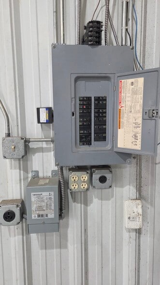 More Photos Of 126 S Main St, Longmont Warehouse For Lease