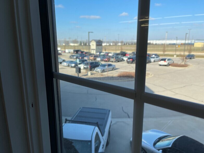 More Photos Of 2108-2260 Ferry Rd, Naperville Showroom For Sale