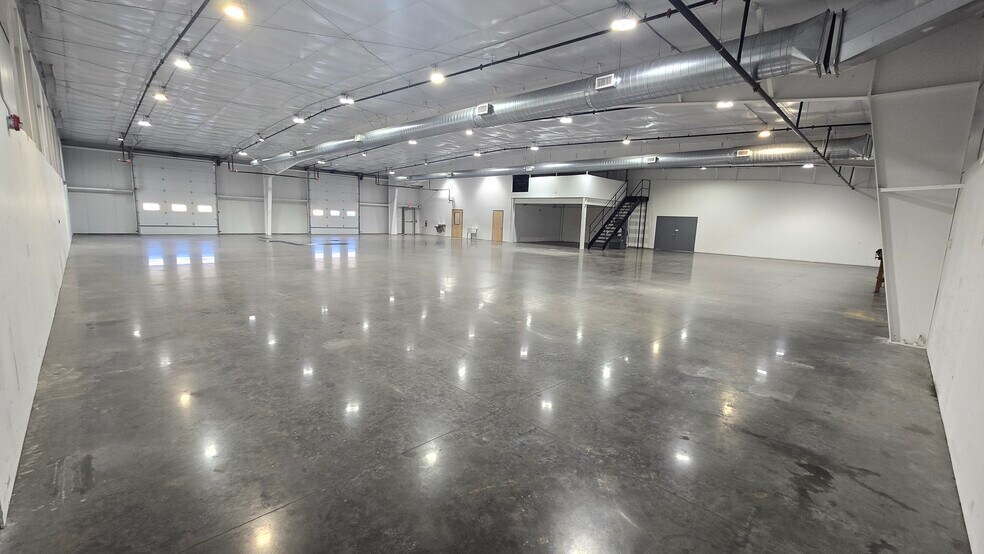More Photos Of 197 Thunder Rd, Mooresville Light Distribution For Lease