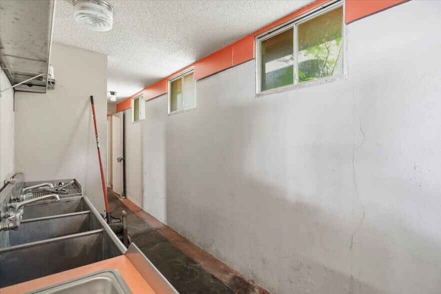 More Photos Of 1077 Duncan Dr, Edwards General Retail For Sale