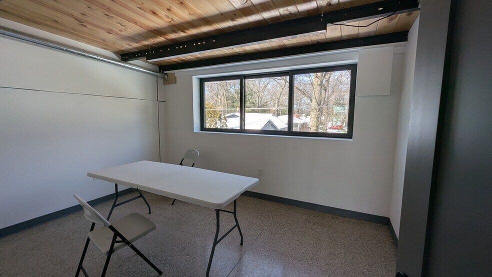 More Photos Of 707 Parsons Rd, Traverse City Storefront Retail Office For Lease