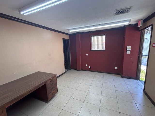 More Photos Of 3020 Beaumont Ave, Liberty Warehouse For Sale