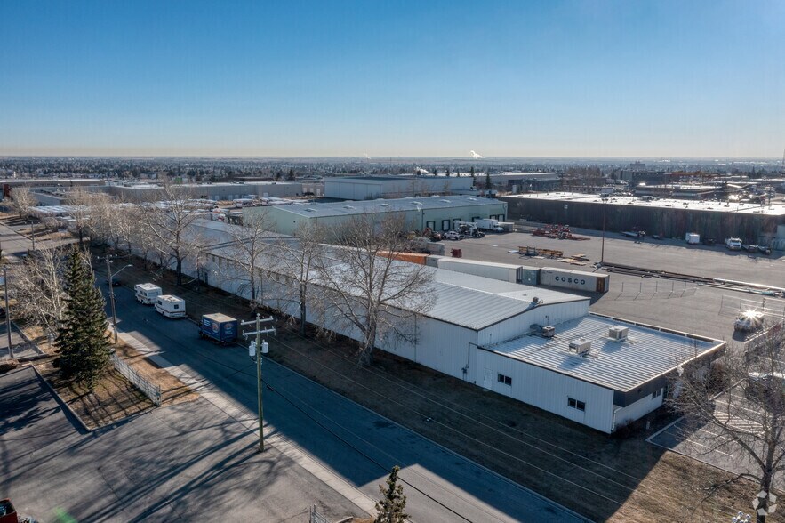More Photos Of 2719 3 Av NE, Calgary Manufacturing For Lease