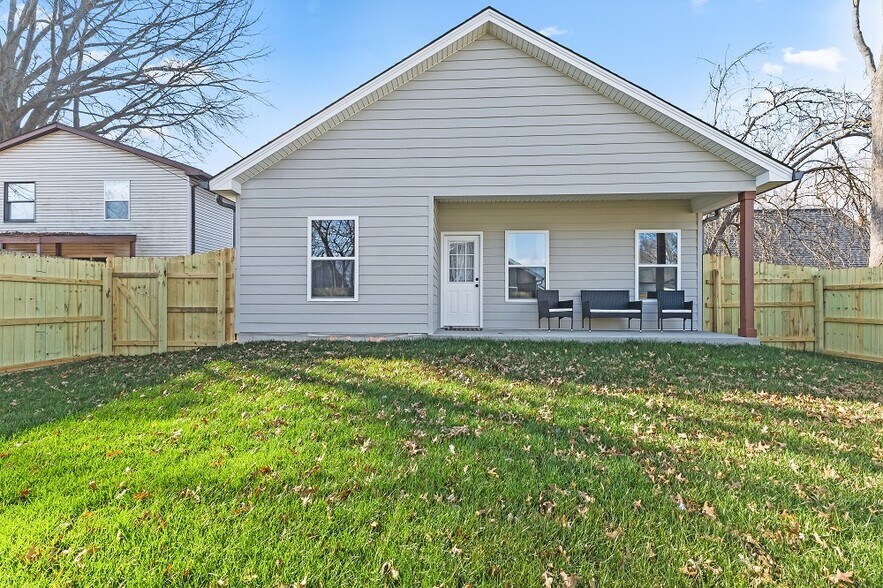 More Photos Of 726 Veronica Pl, Jeffersonville Hospitality For Sale