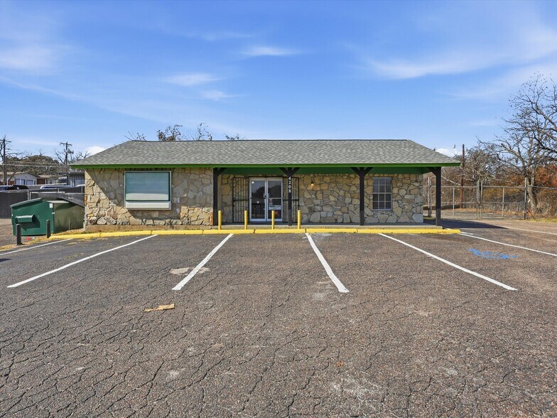 Primary Photo Of 4208 Benbrook Hwy, Fort Worth Office For Sale