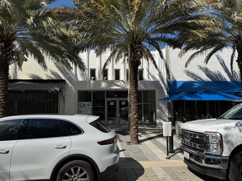 More Photos Of 1929 Hollywood Blvd, Hollywood Storefront For Sale