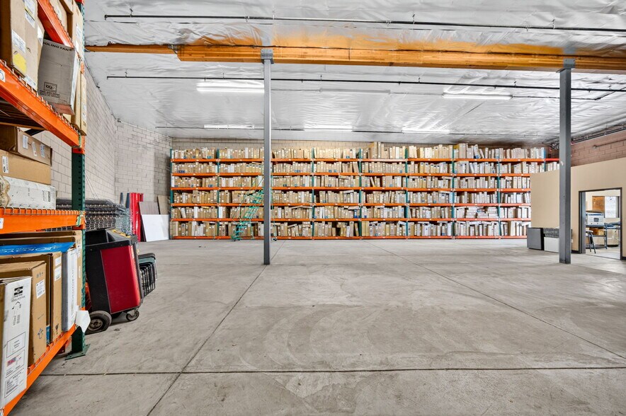 More Photos Of 4910 W Adams Blvd, Los Angeles Industrial For Lease