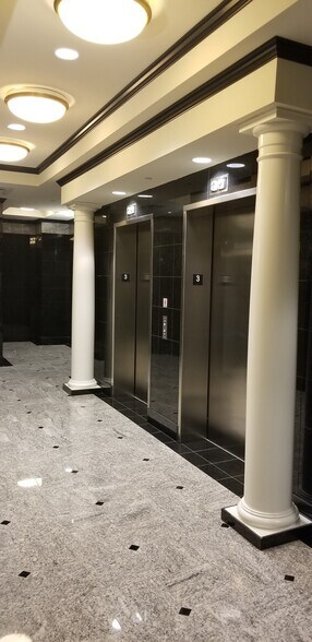 More Photos Of 8050 Rowan Rd, Cranberry Office Residential For Lease