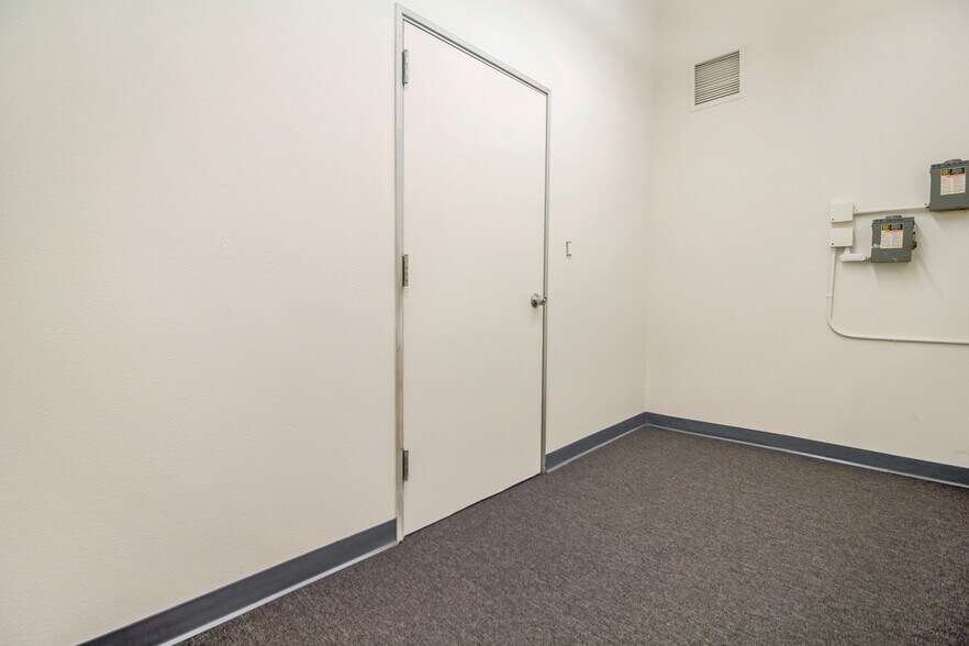 More Photos Of 2681 Dow Ave, Tustin Manufacturing For Lease