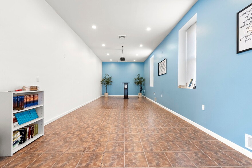 More Photos Of 268-270 Washington Ave, Belleville Office For Lease