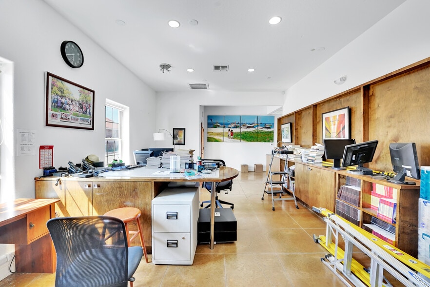 More Photos Of 3202 N Shiloh Rd, Garland Office For Sale