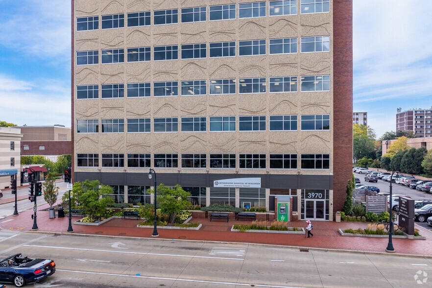 More Photos Of 3970 N Oakland Ave, Shorewood Medical For Lease