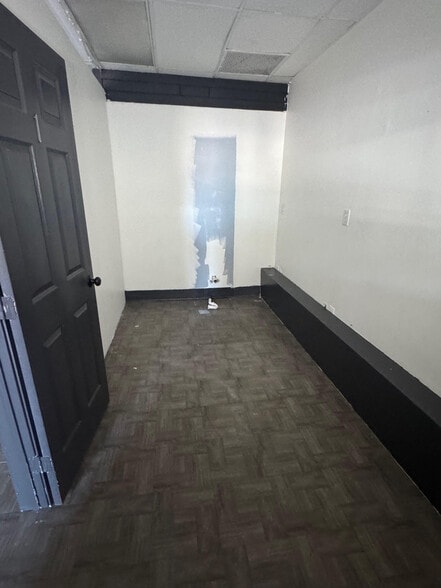 More Photos Of 1760 Lee Rd, Douglasville Unknown For Lease