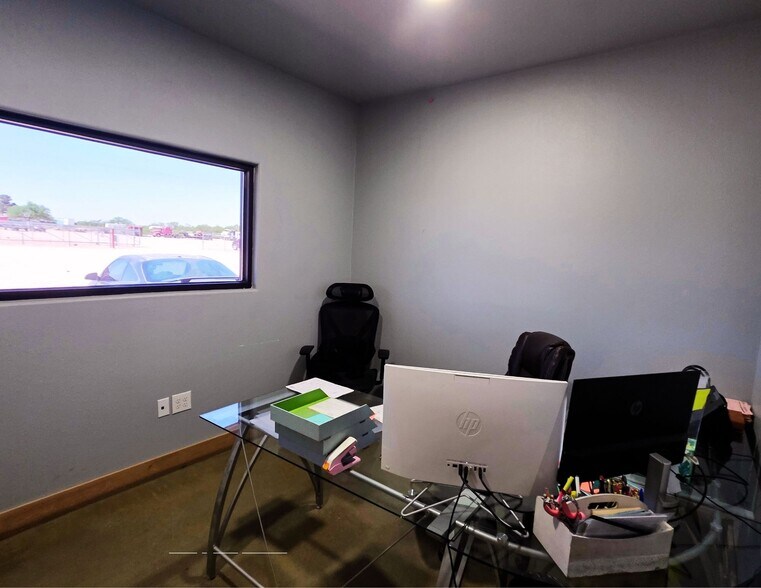 More Photos Of 1003 E County Road 140, Midland Industrial For Lease