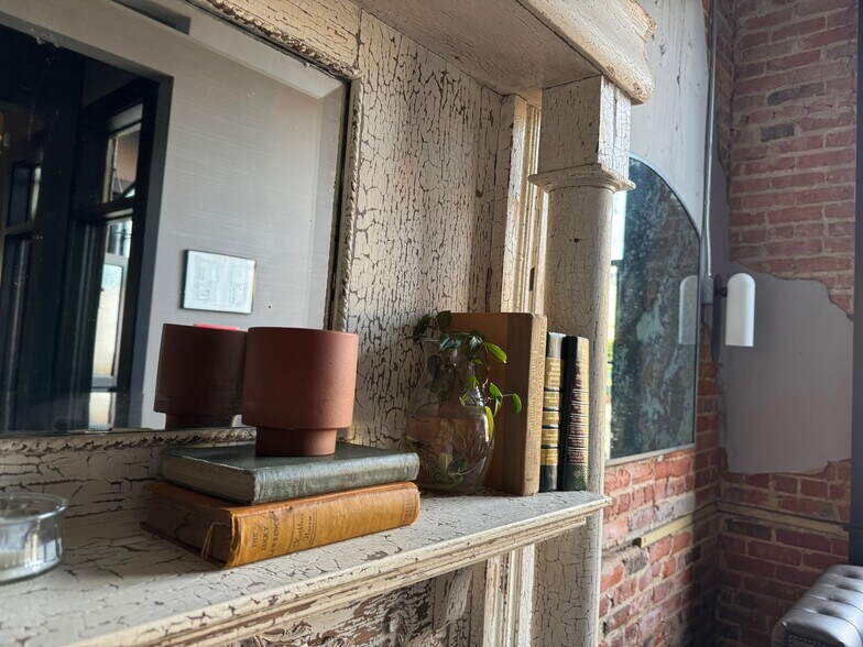 More Photos Of 106 S Ray, Carthage Restaurant For Sale