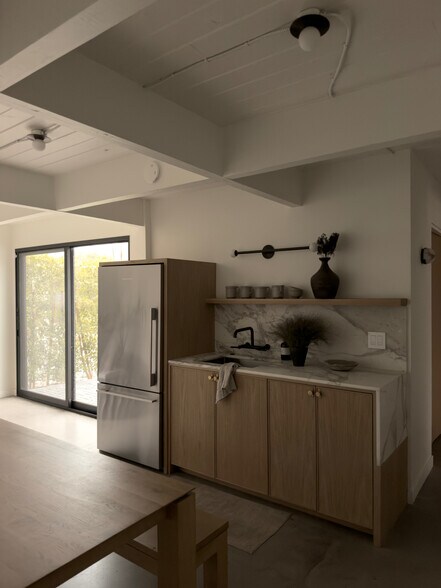 More Photos Of 72245 El Paseo, Palm Desert Office For Sale