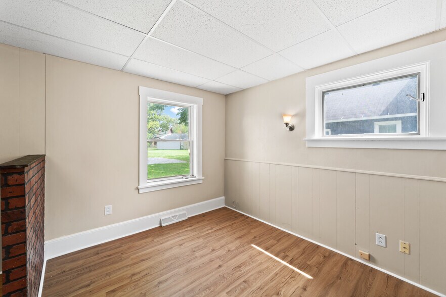 More Photos Of 579 Broadway Ave, Bedford Apartments For Sale