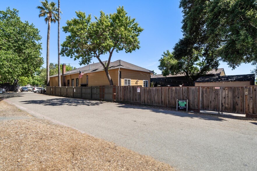 More Photos Of 4473 Railroad Ave, Pleasanton Storefront Retail Residential For Sale