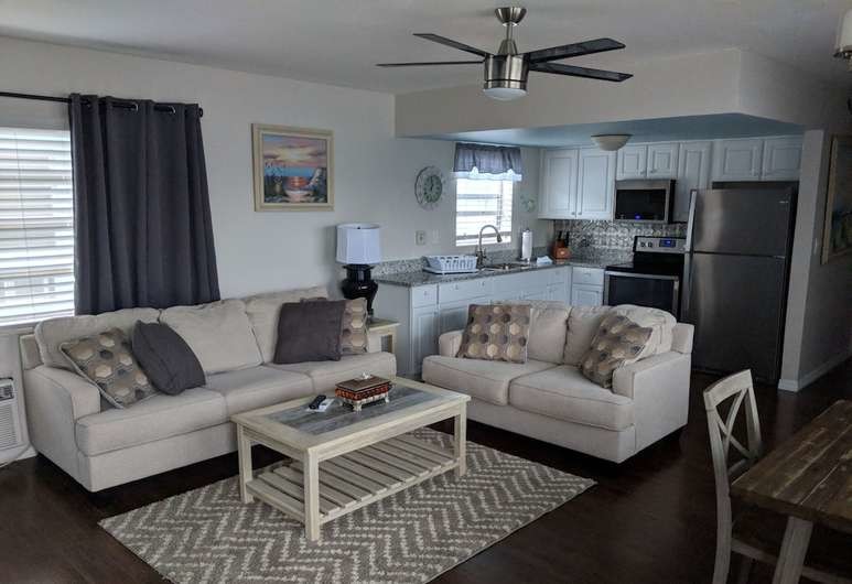More Photos Of 665 SE 20th Ave, Deerfield Beach Hotel For Sale