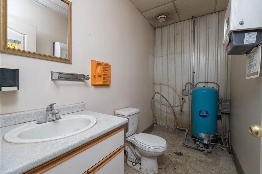 More Photos Of 51001 Range 192 rd, Tofield Industrial For Sale