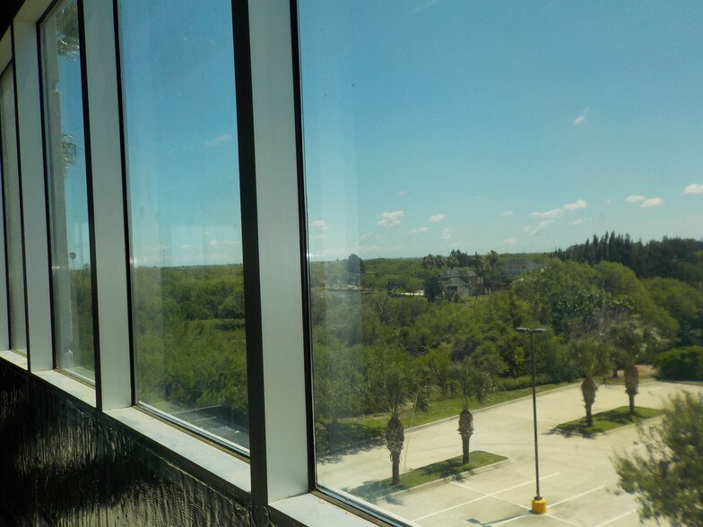 More Photos Of 5700 N Exp 77/83, Brownsville Medical For Lease