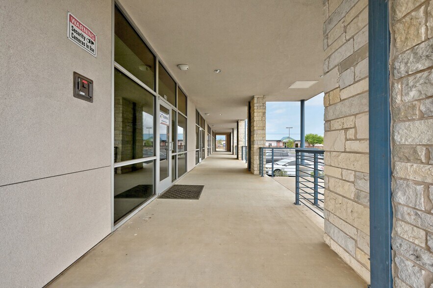 More Photos Of 2050 Double Creek Dr, Round Rock Medical For Lease