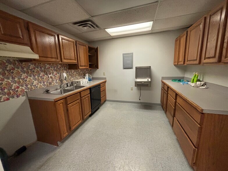 More Photos Of 1213 N Us-127-br, Saint Johns Office For Sale