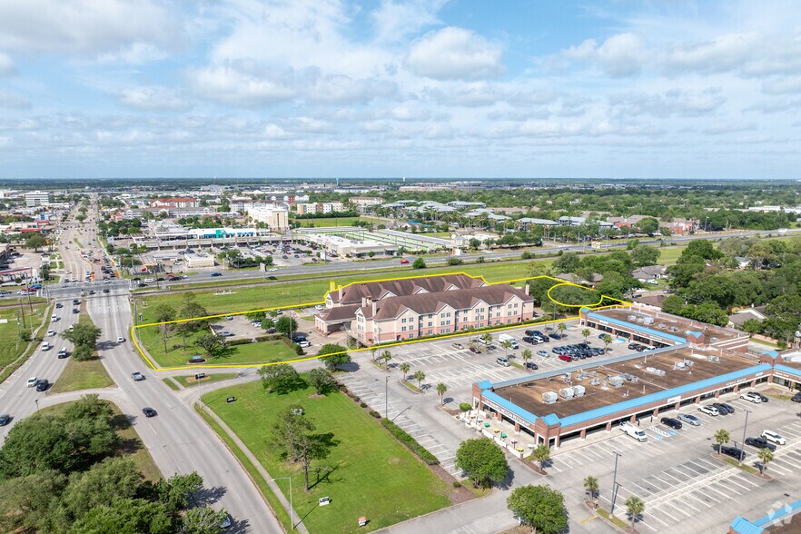 More Photos Of 401 Bay Area Blvd, Houston Hotel For Sale