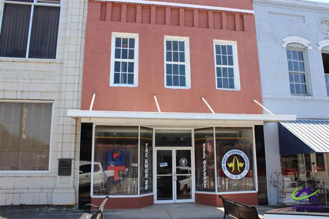 Primary Photo Of 108 S Dooly St, Montezuma Storefront For Sale