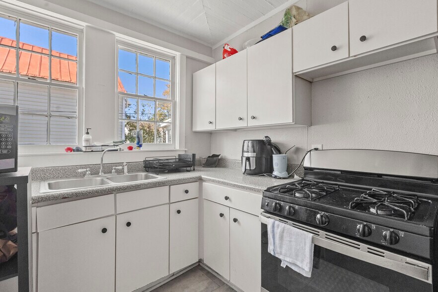 More Photos Of 94 Morris St, Charleston Apartments For Sale