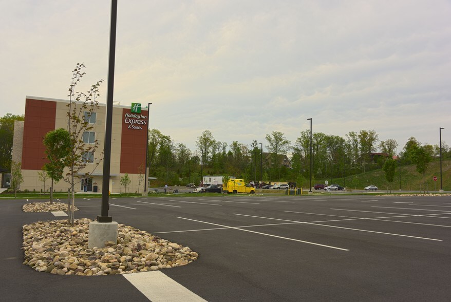 More Photos Of 150 Convention Center Blvd, Duncansville Medical For Sale