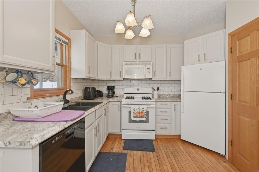 More Photos Of 1727 E Superior St, Duluth Multifamily For Sale