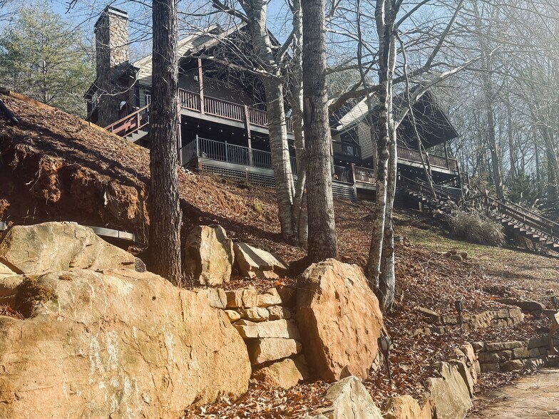 Primary Photo Of 2003 Bend of the Riv, Hiawassee Lodge Meeting Hall For Sale