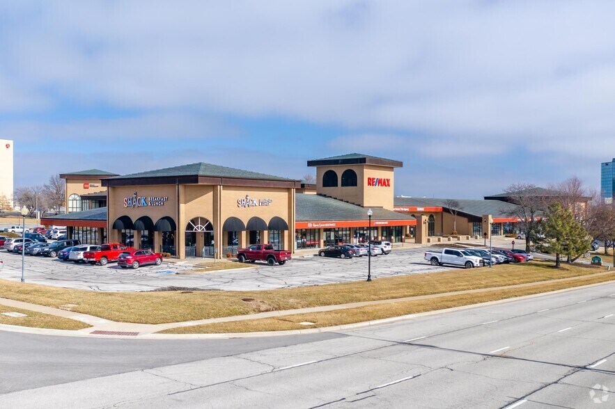 More Photos Of 7100 W College Blvd, Overland Park Storefront Retail Office For Lease