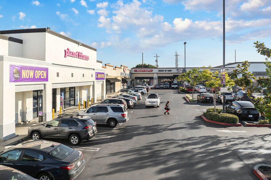 More Photos Of , Los Angeles General Retail For Sale