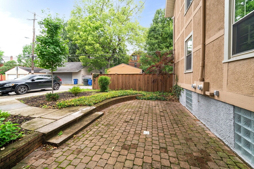 More Photos Of 153 S 17th St, Columbus Multifamily For Sale