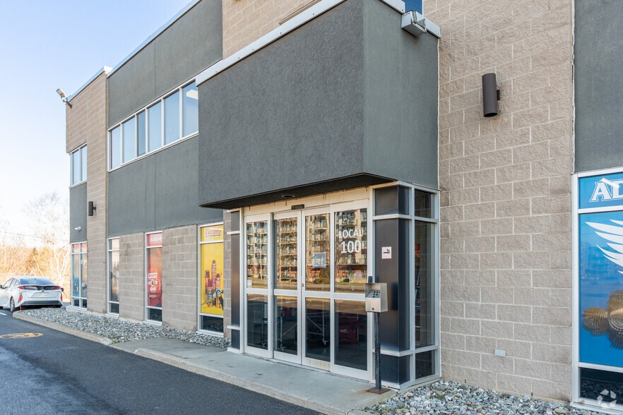 More Photos Of 1010 Rte Des Rivières, Lévis Freestanding For Sale