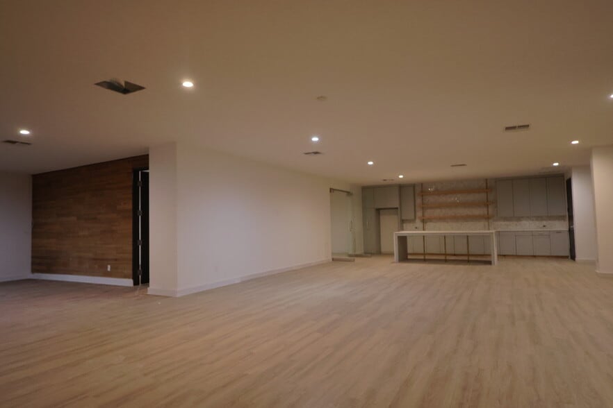 More Photos Of 514 S Hall St, Dallas Office For Lease