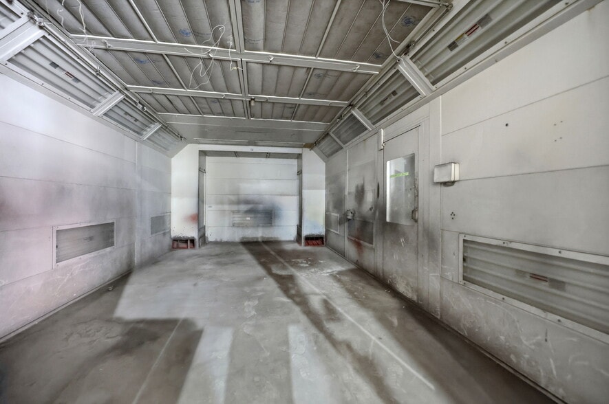 More Photos Of 405 W Fillmore St, Colorado Springs Auto Dealership For Sale