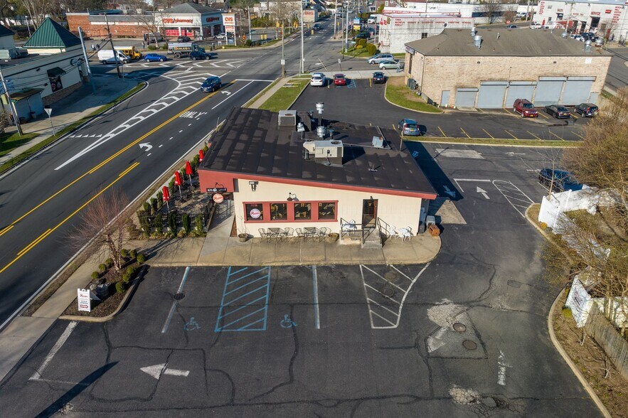 More Photos Of 76 E Pulaski Rd, Huntington Station Fast Food For Sale