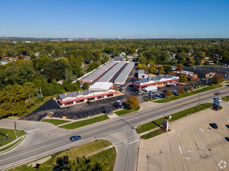 More Photos Of 968-978 E 9th St, Lockport Freestanding For Lease