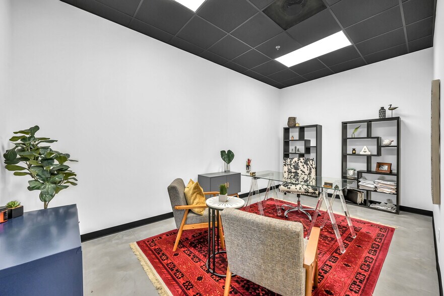 More Photos Of 525 Woodland Square Blvd, Conroe Coworking Space