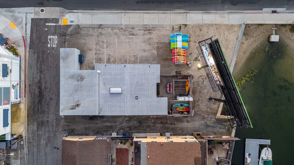 More Photos Of 16902 Pacific Coast Hwy, Huntington Beach Restaurant For Sale